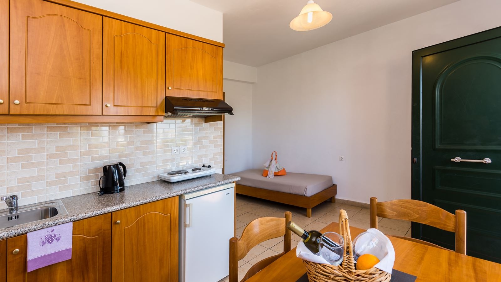 rooms-apartment-one-bedroom-with-garden-or-land-view