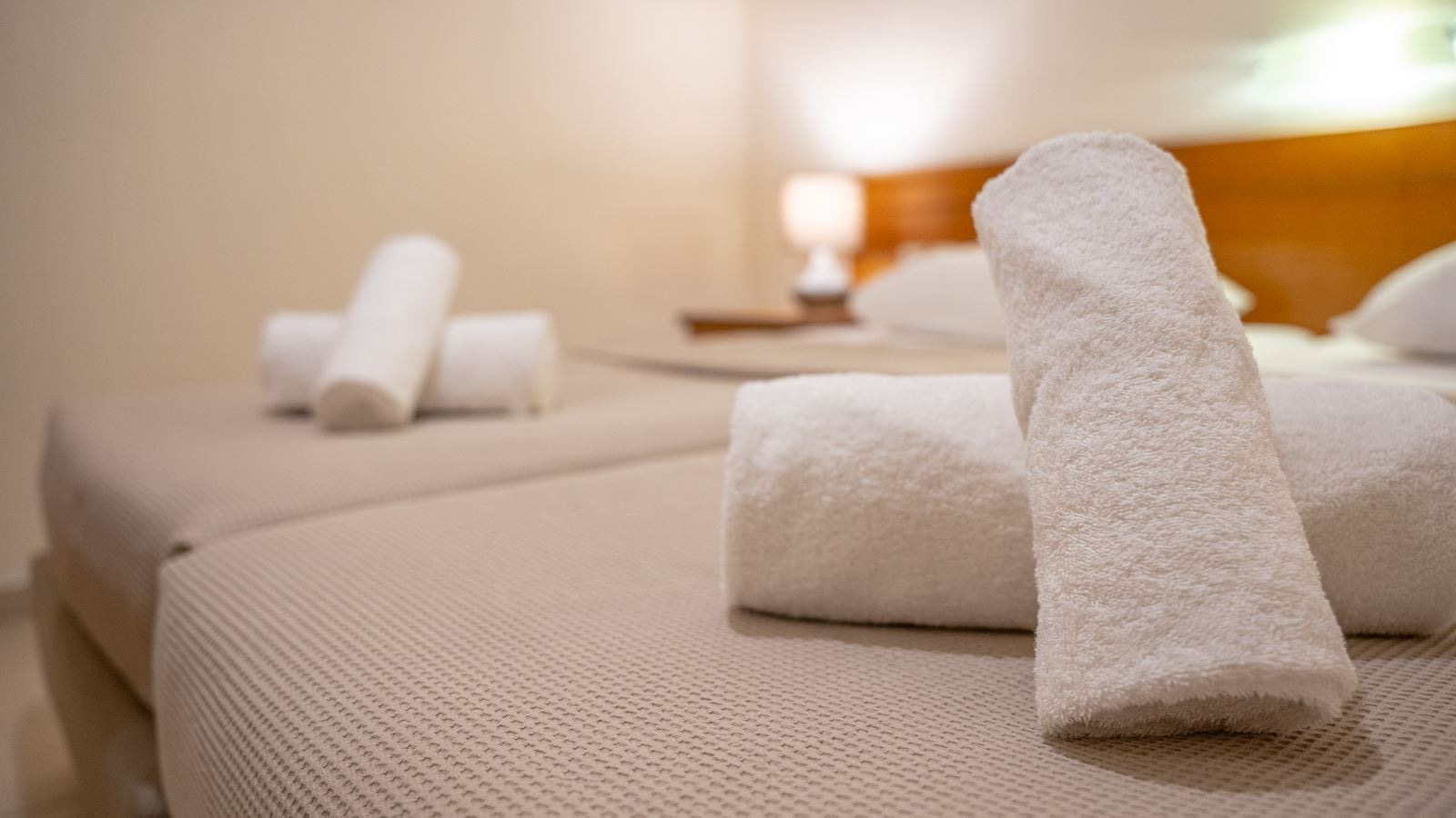 rooms-family-room-with-land-view