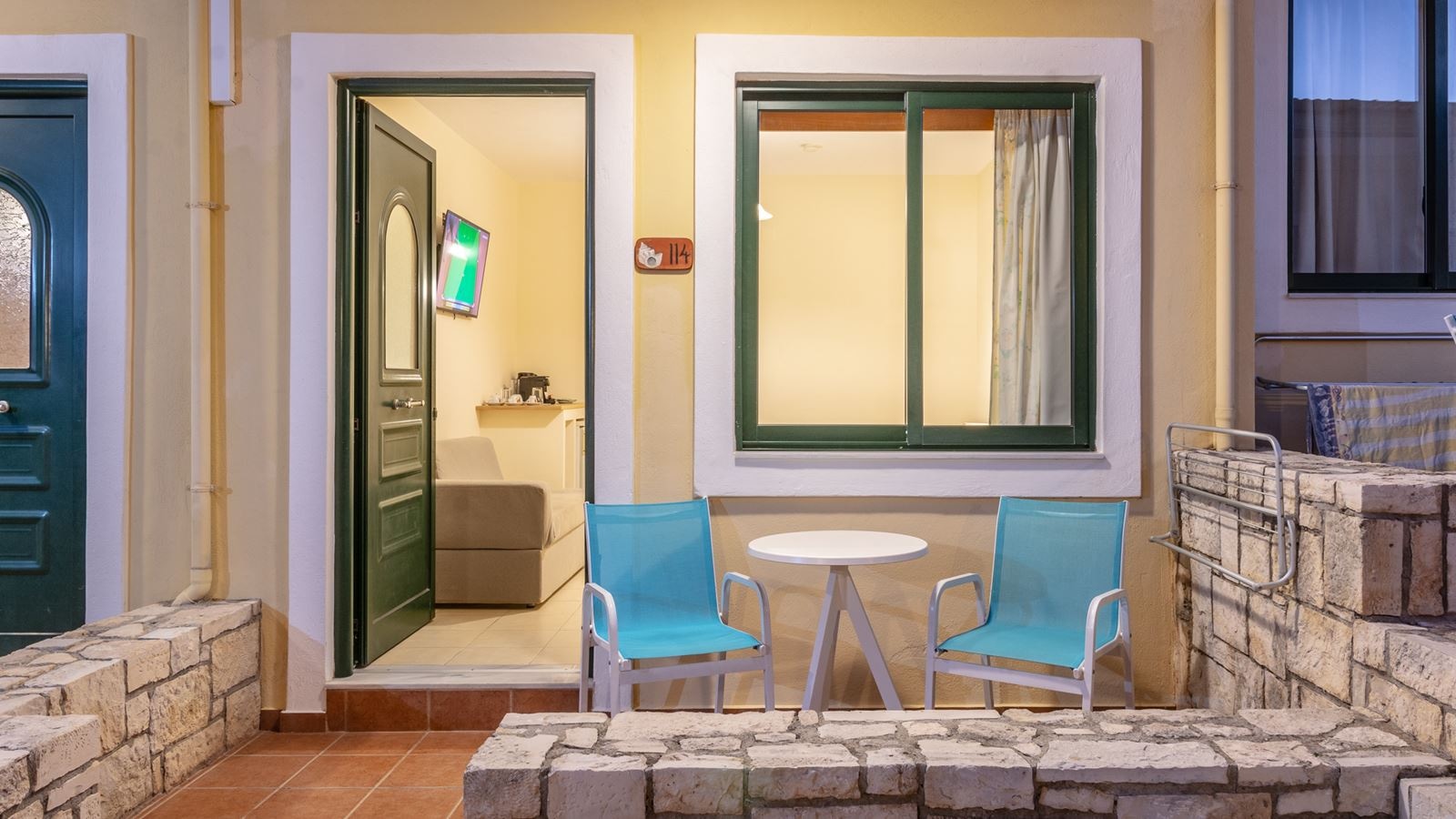 rooms-family-room-with-land-view