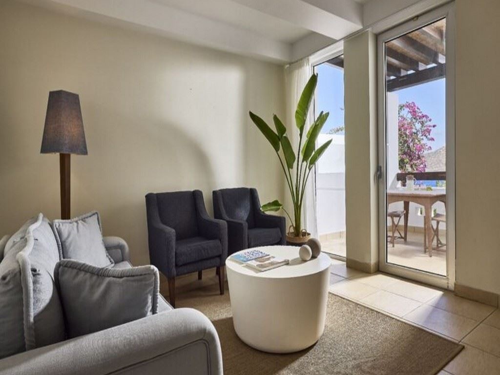 rooms-one-bedroom-bungalow-suite-sea-view