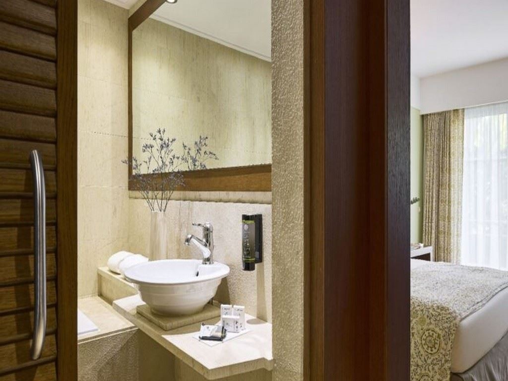 rooms-double-single-garden-view