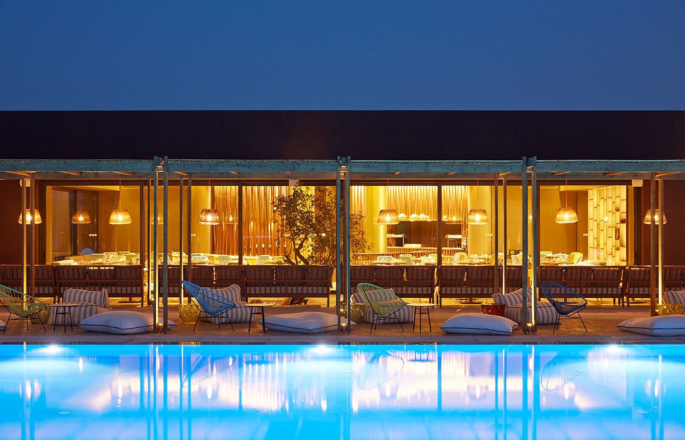 restaurants-blend-nikkei--wine