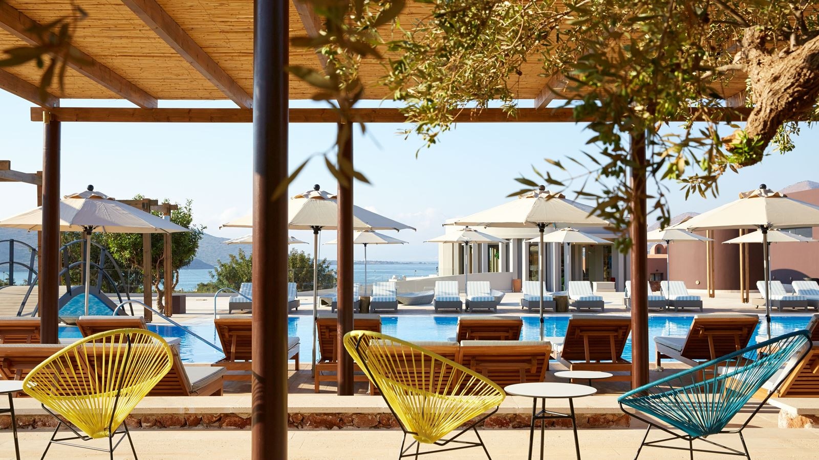 bars-mesoyios-pool-bar