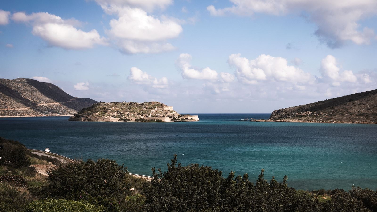 rooms-premium-1-bdr-suite-sv-with-out-jacuzzi