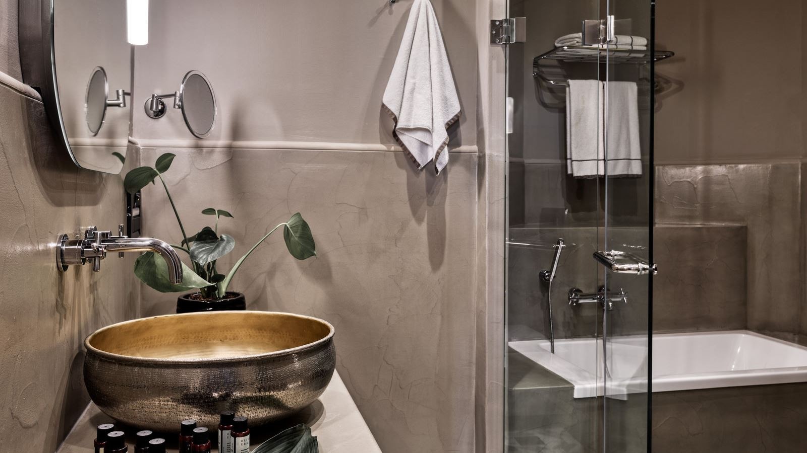 rooms-premium-1-bdr-suite-sv-with-private-pool