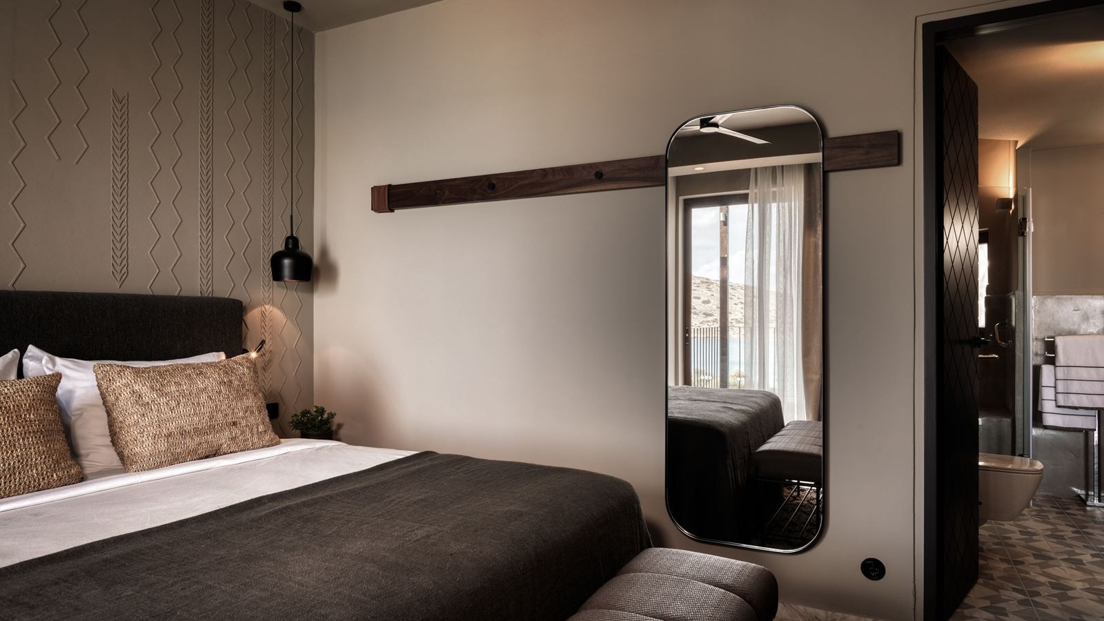 rooms-premium-1-bdr-suite-sv-with-private-pool