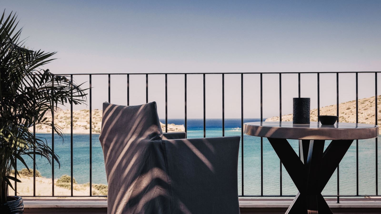 rooms-premium-1-bdr-suite-sv-with-private-pool