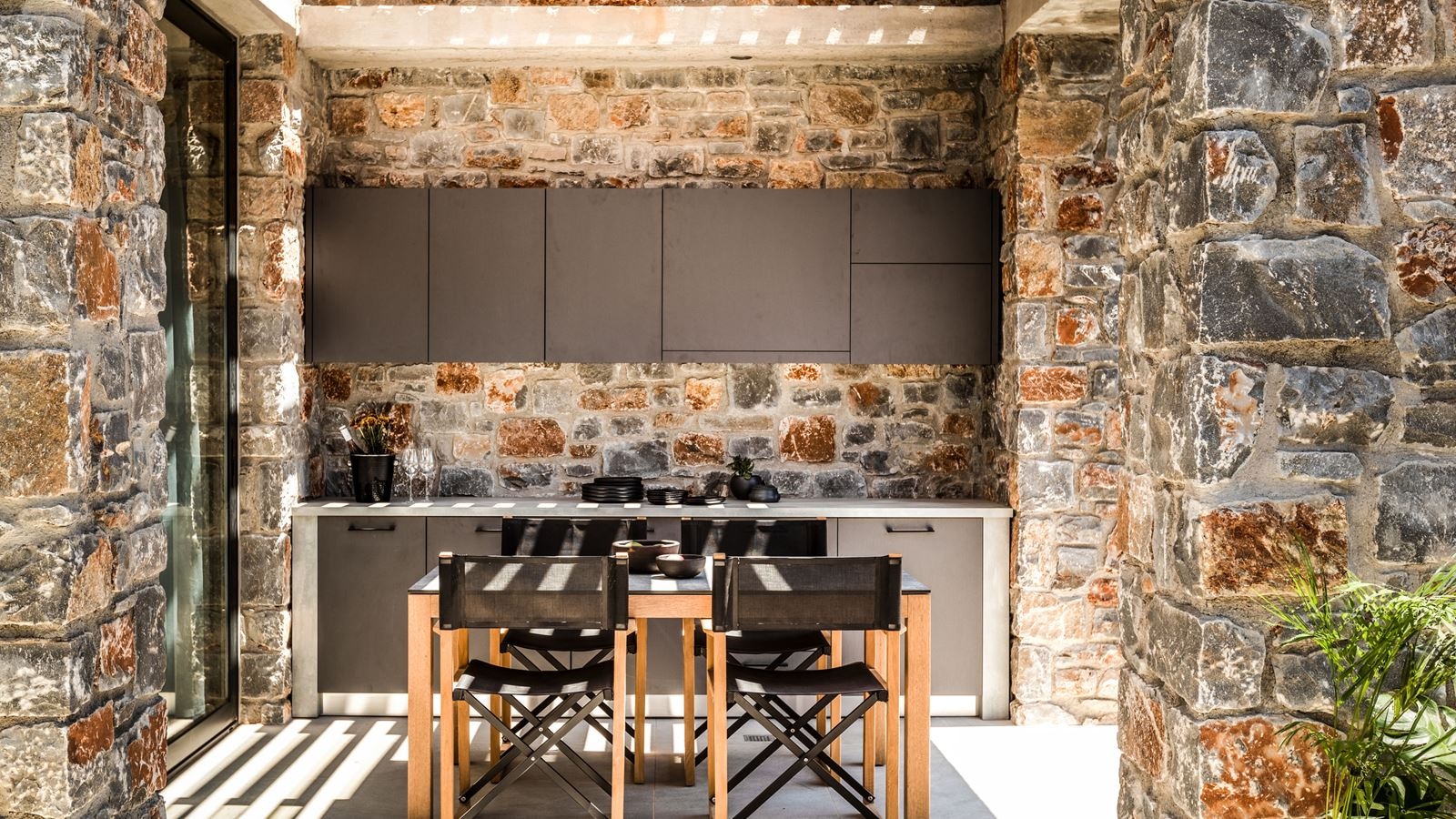 rooms-core-residence-one-bedroom-with-private-pool