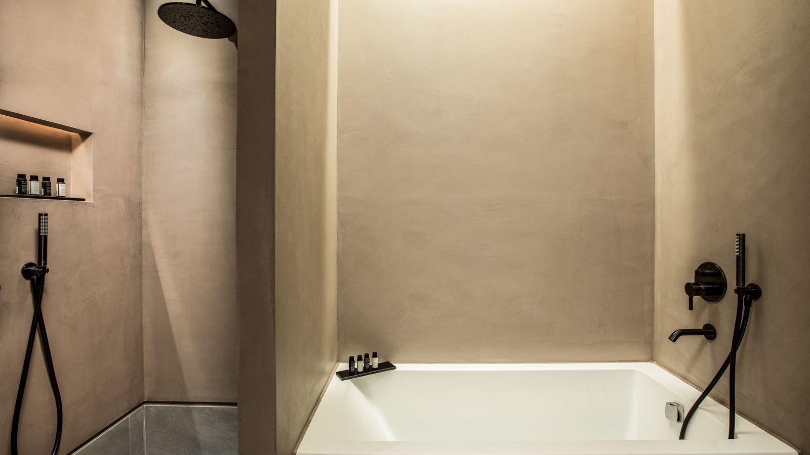 rooms-core-residence-one-bedroom-with-private-pool