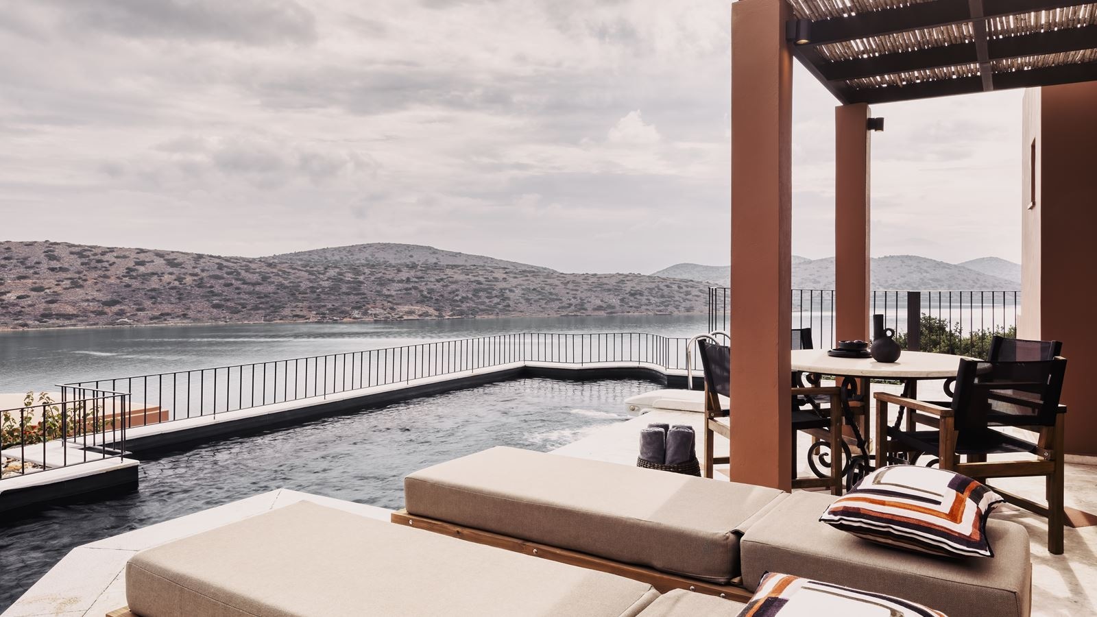 rooms-domes-luxury-villa-2-bedrooms-with-private-pool