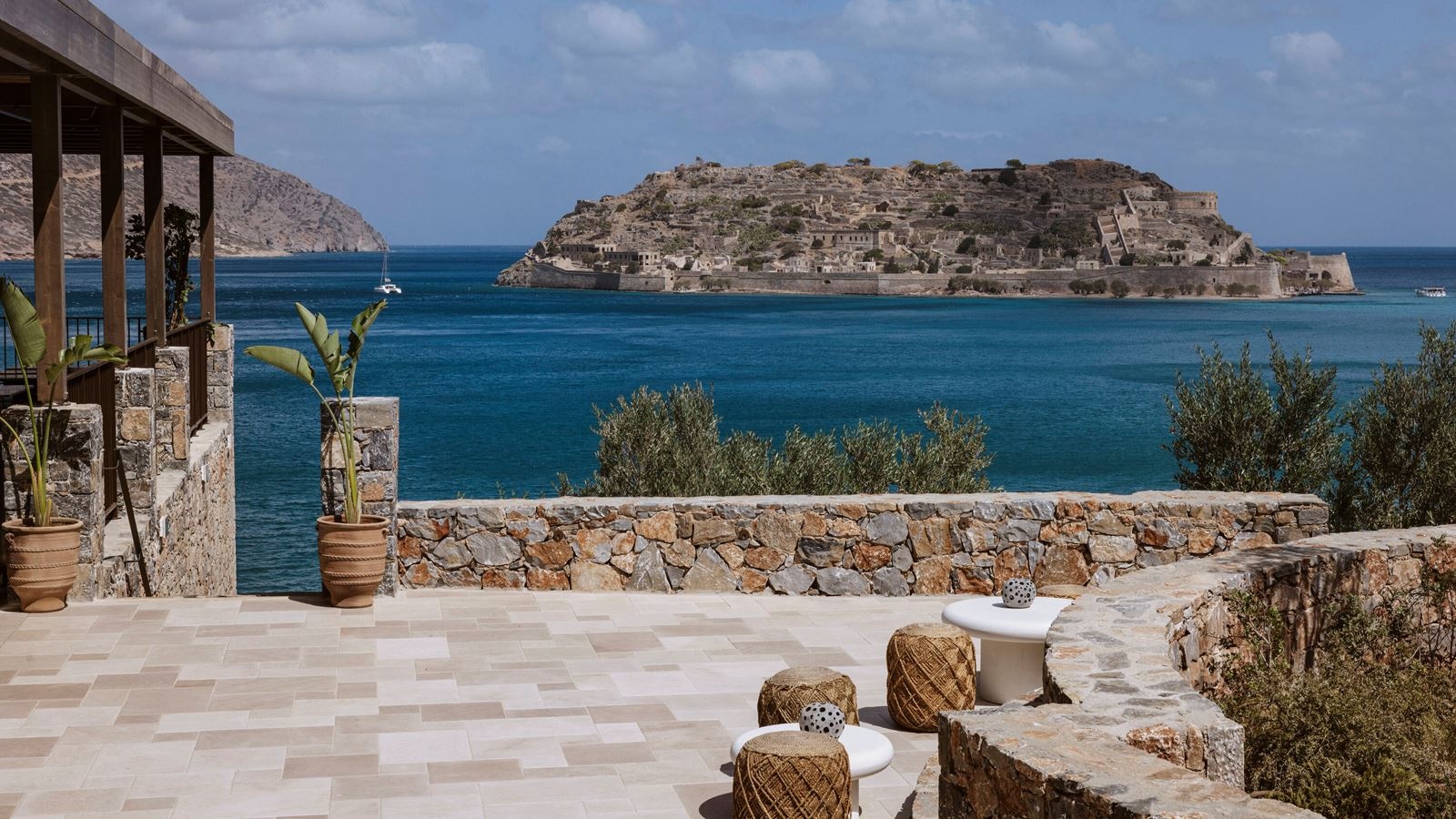 restaurants-antoninos-bar-restaurant-adults-only