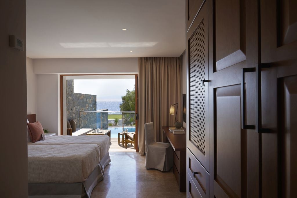 rooms-peninsula-collection-twobedroom-suite-with-individual-pool