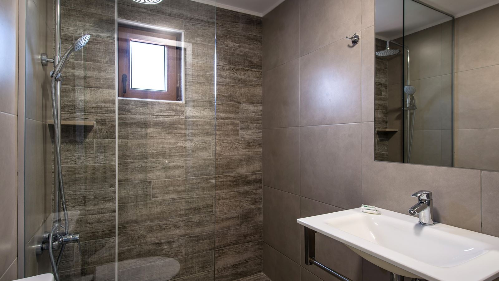 rooms-double-room-with-balcony