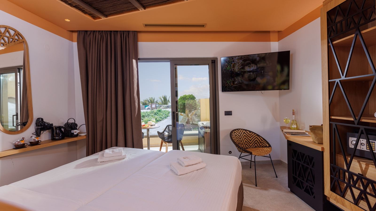 rooms-double-superior-room-with-jacuzzi