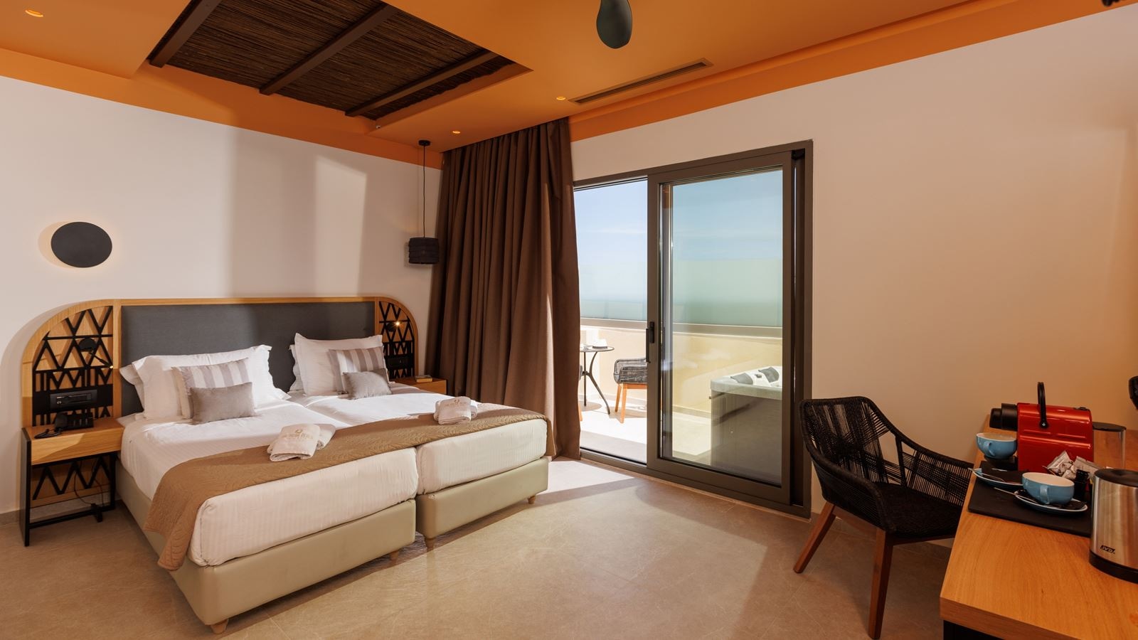 rooms-double-superior-room-with-jacuzzi