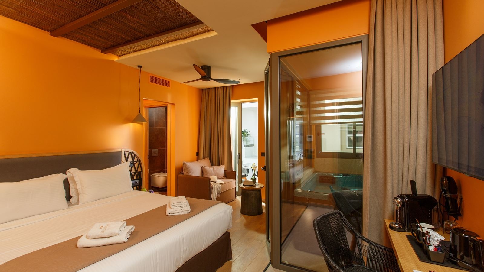 rooms-superior-de-lux-suite-with-jacuzzi-and-hammam