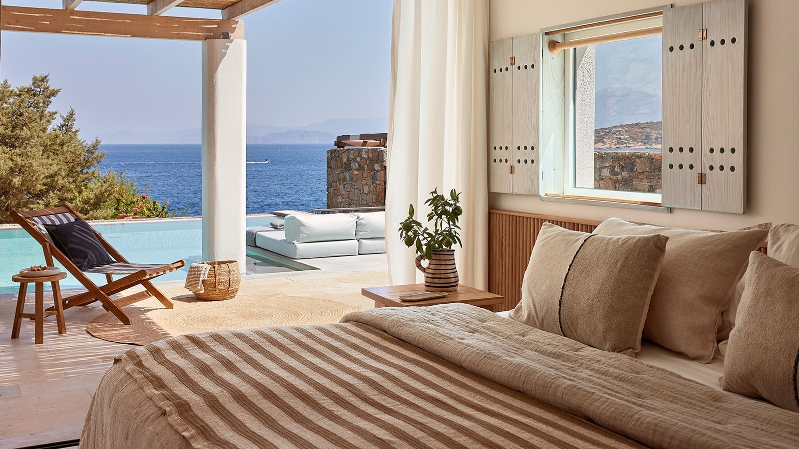 rooms-3-bedroom-thalassa-villa-private-pool-seafront-view