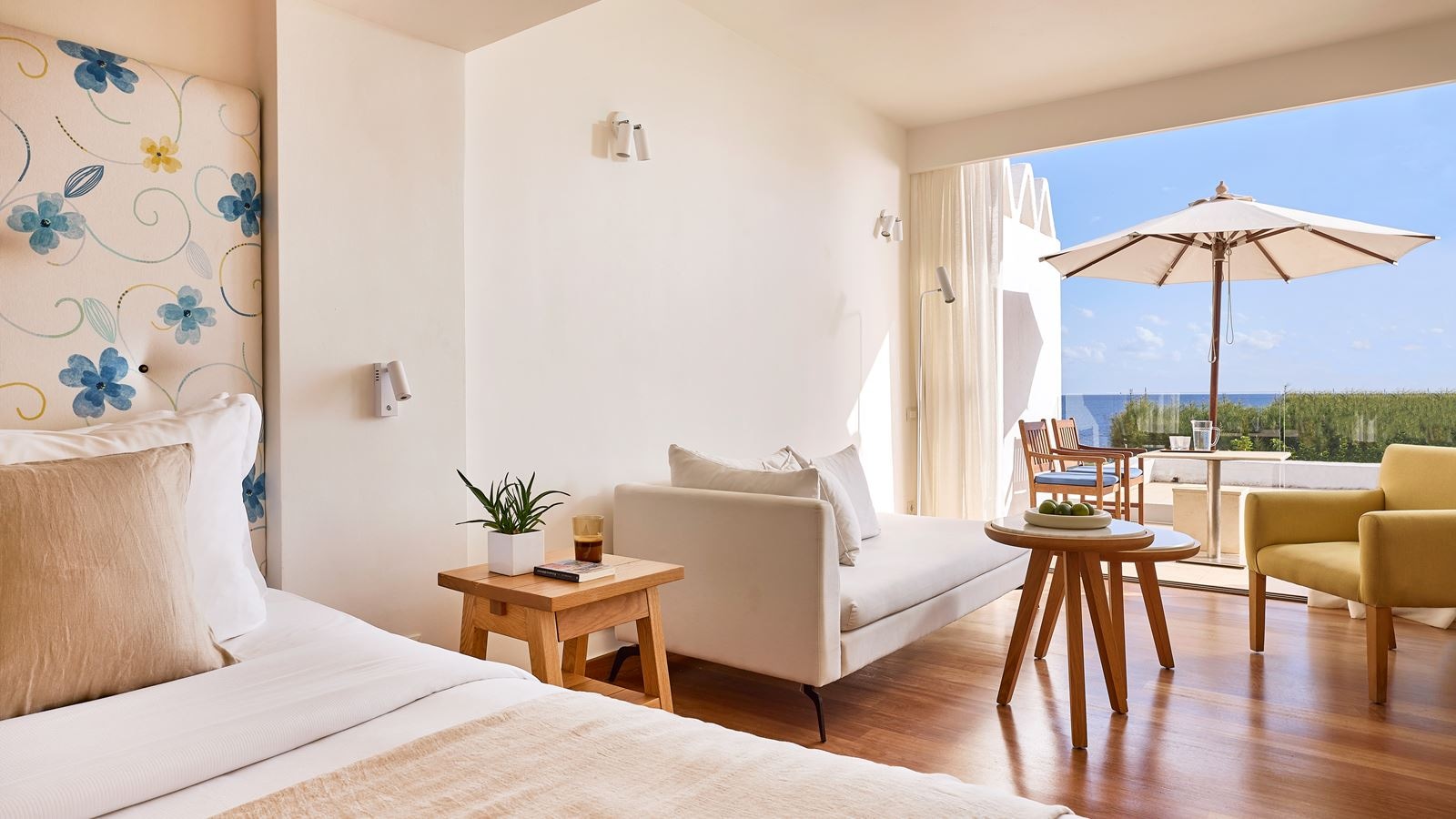 rooms-classic-junior-suite-sea-view