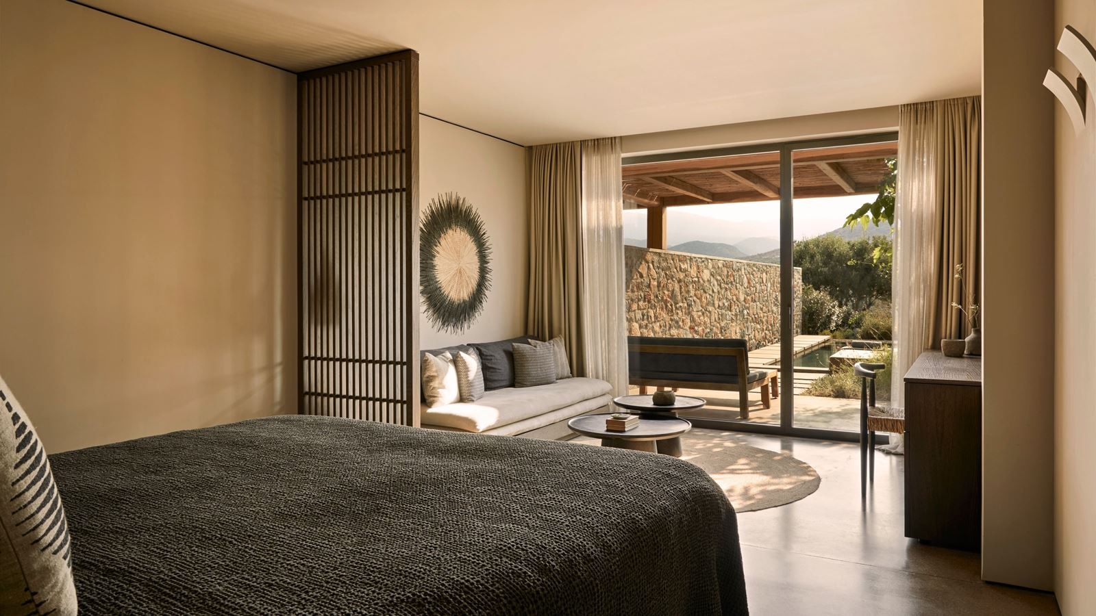 rooms-euphoria-junior-suite-private-pool