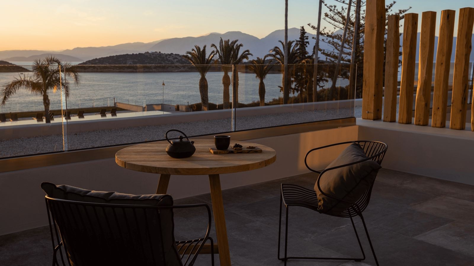 rooms-sunrize-sea-view-room