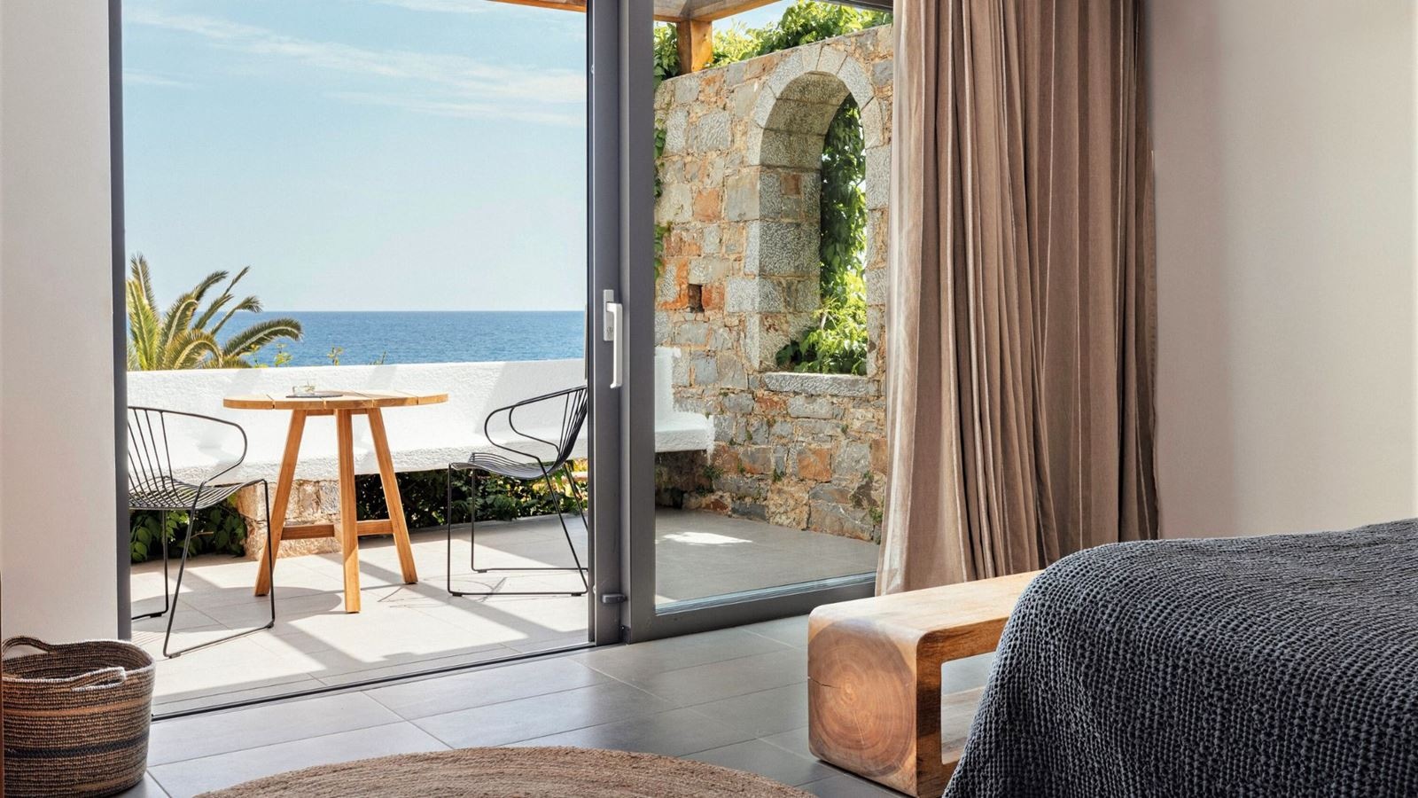 rooms-zen-beachfront-bungalow