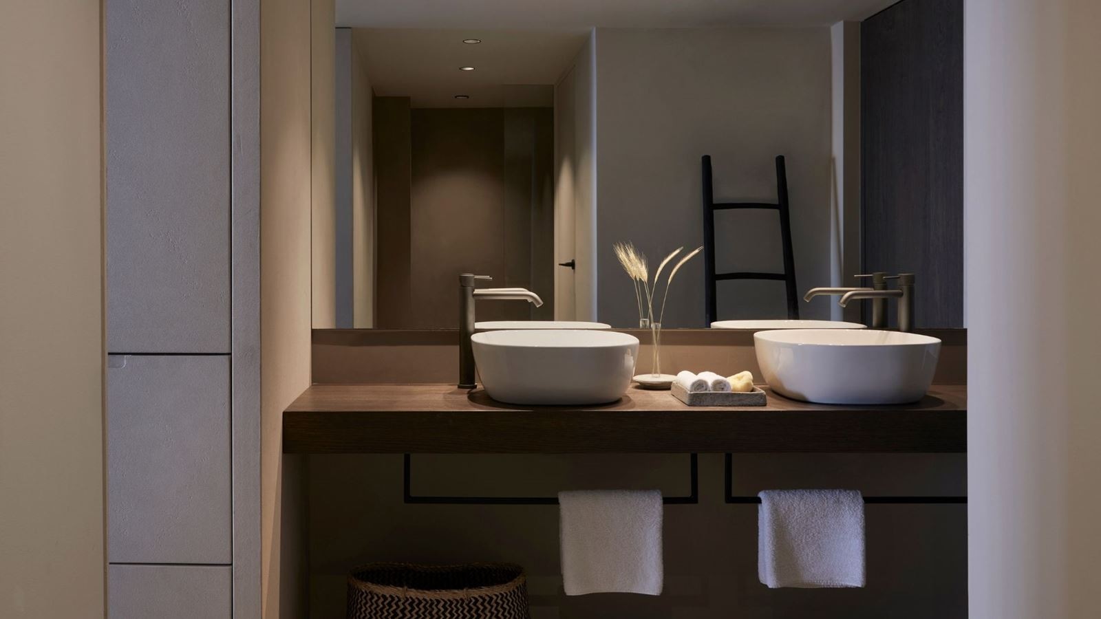 rooms-zen-beachfront-bungalow