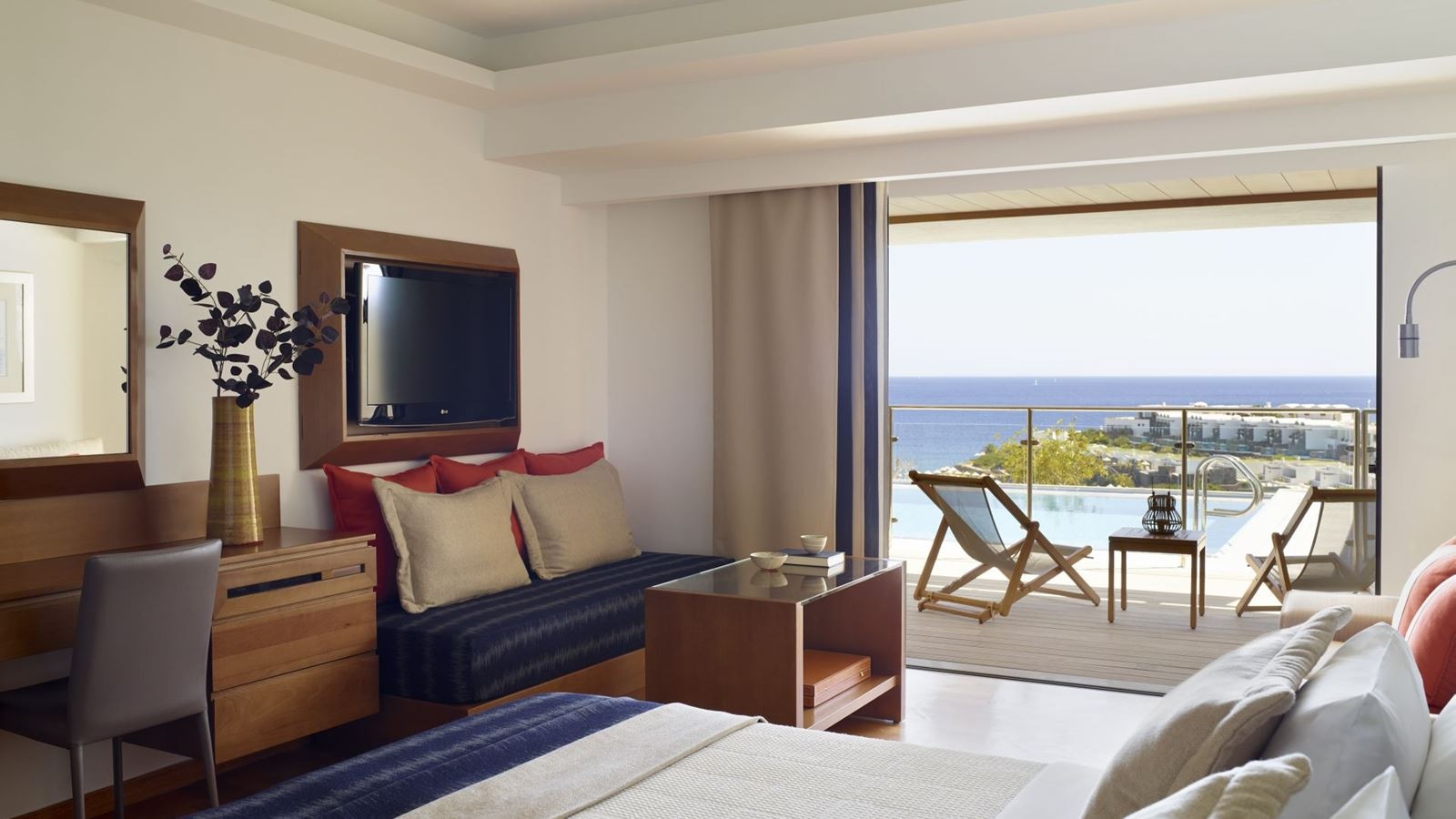 rooms-superior-2bedroom-suite-sea-view--private-pool