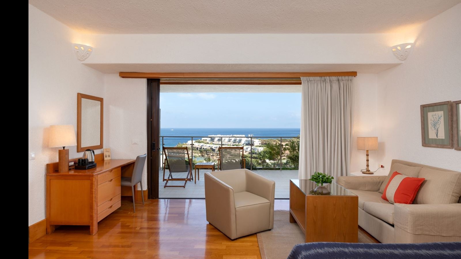 rooms-superior-room--sew-view