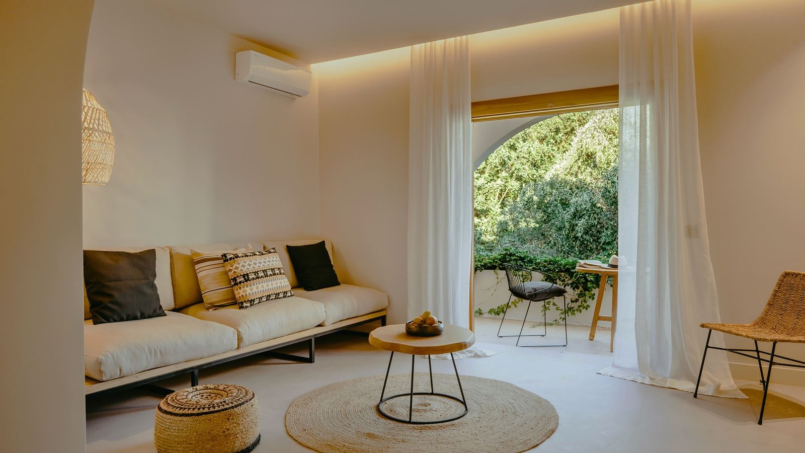 rooms-nature-suite-main-building