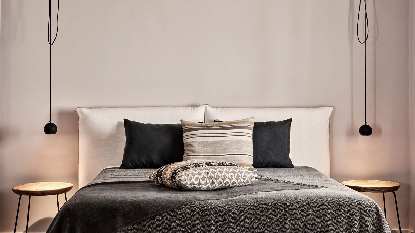 rooms-bungalow-waterfront-with-reserved-sunbeds