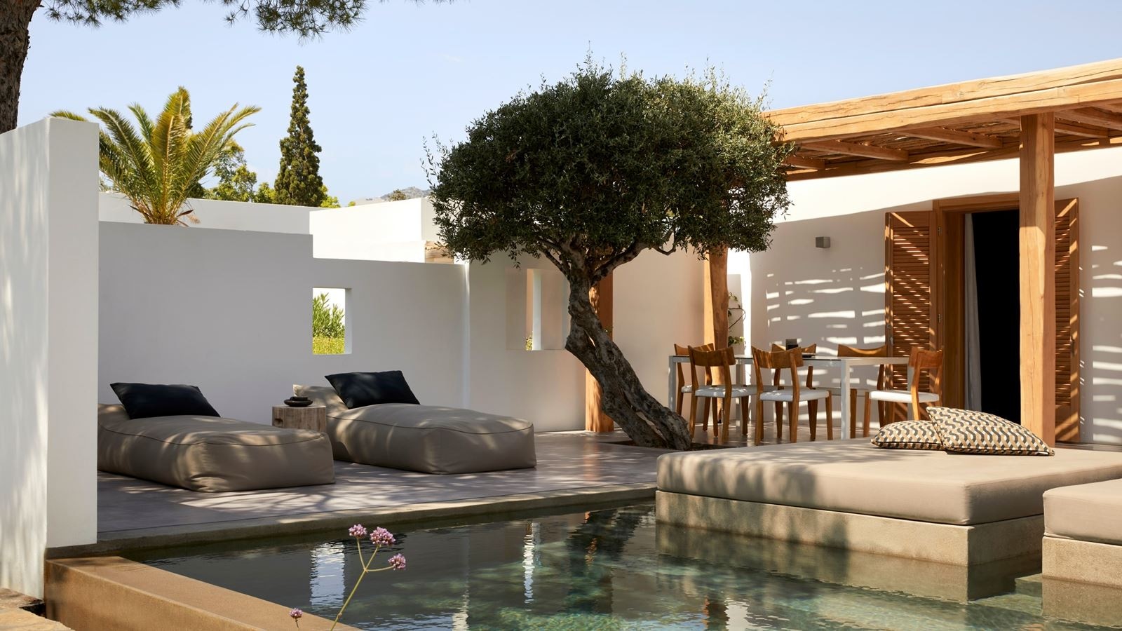 rooms-2-bedroom-seafront-villa-private-pool