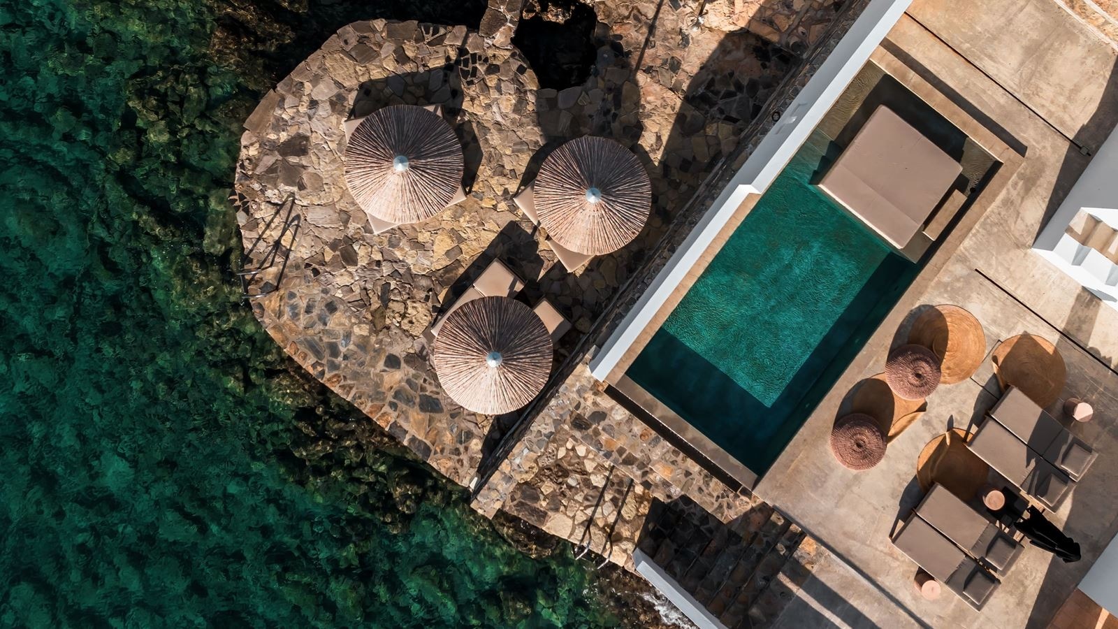 rooms-3-bedroom-waterfront-villa-private-pool