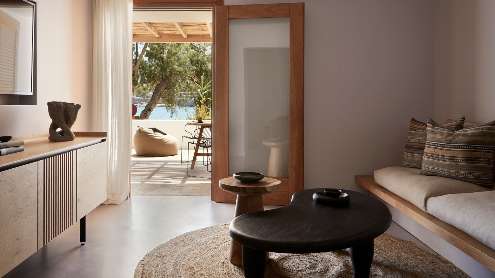 rooms-superior-bungalow-beach-front