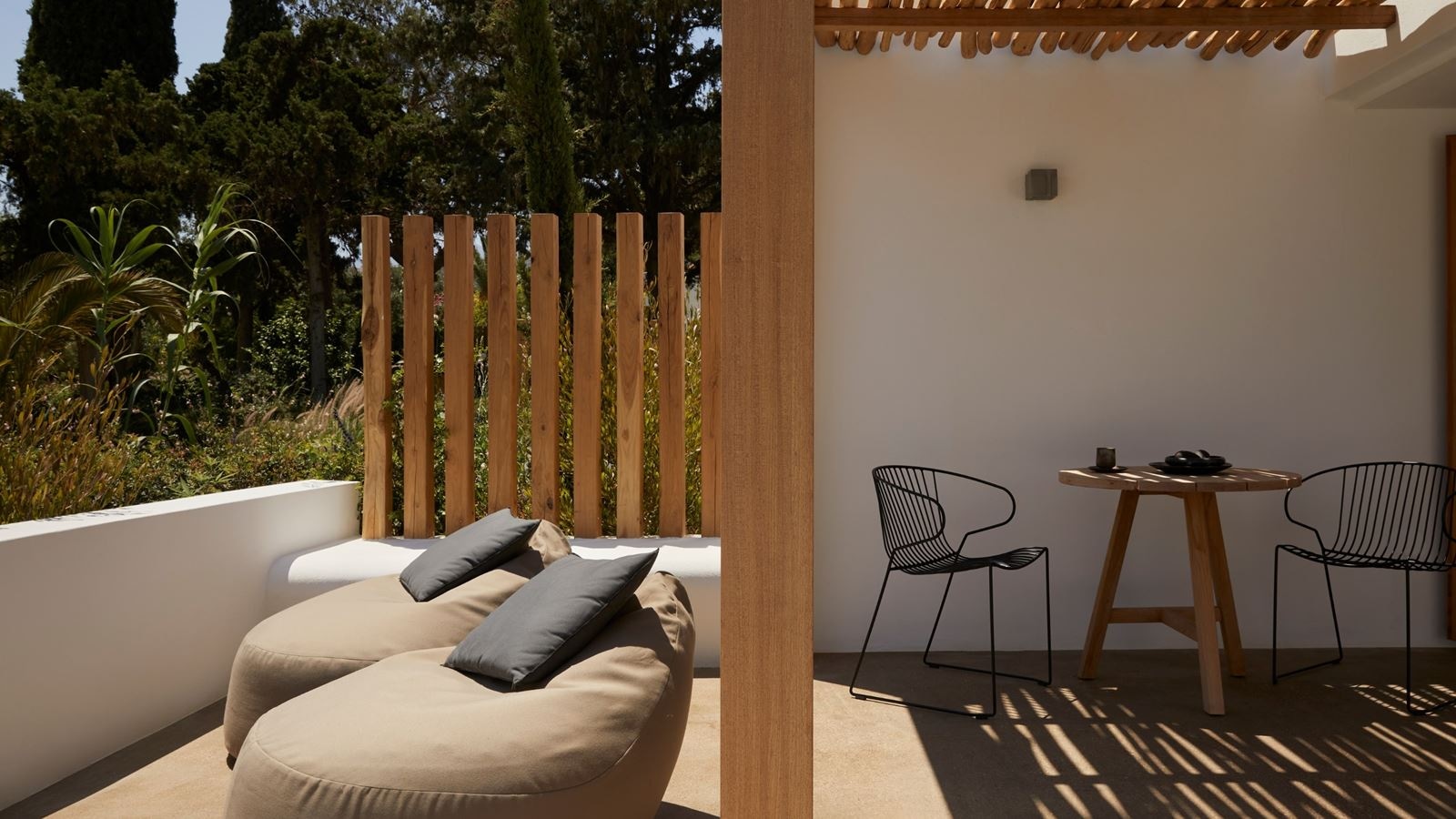 rooms-superior-bungalow-beach-front