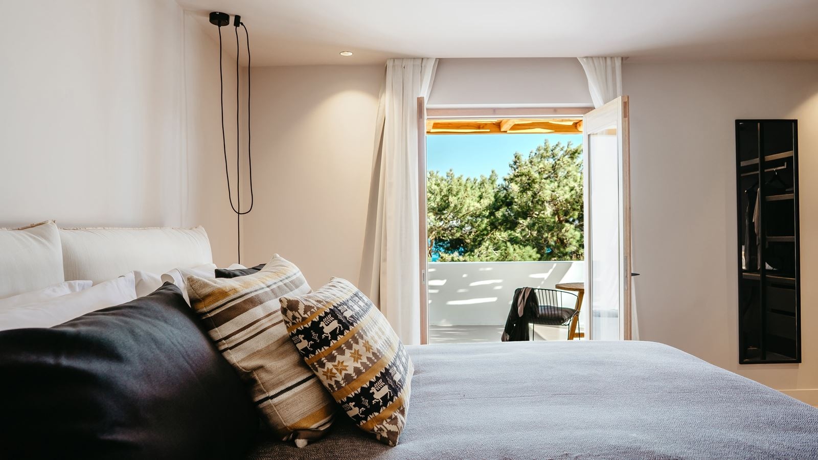 rooms-2-bedroom-maisonette-private-pool