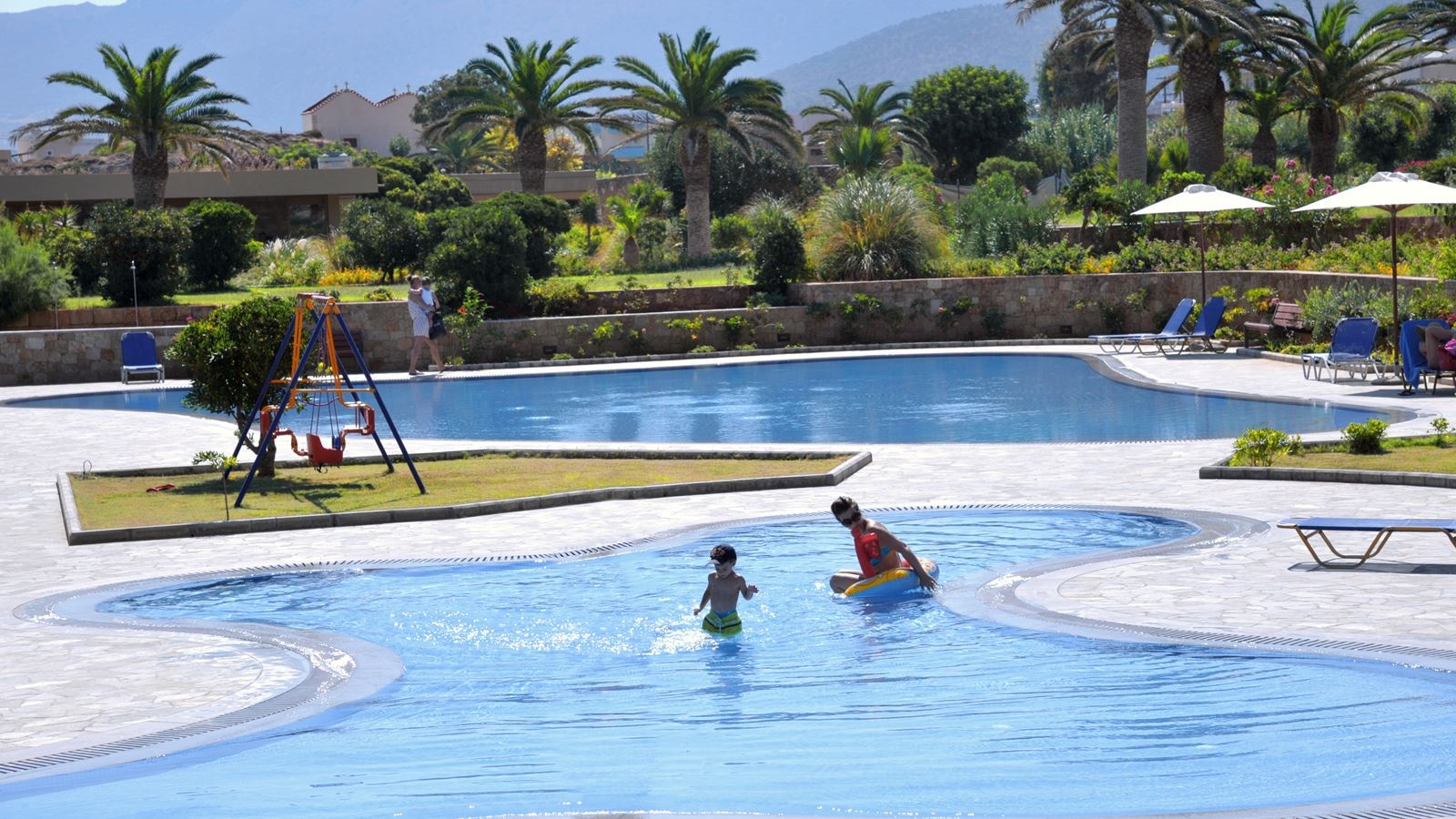 pools-outdoor-childrens-pool