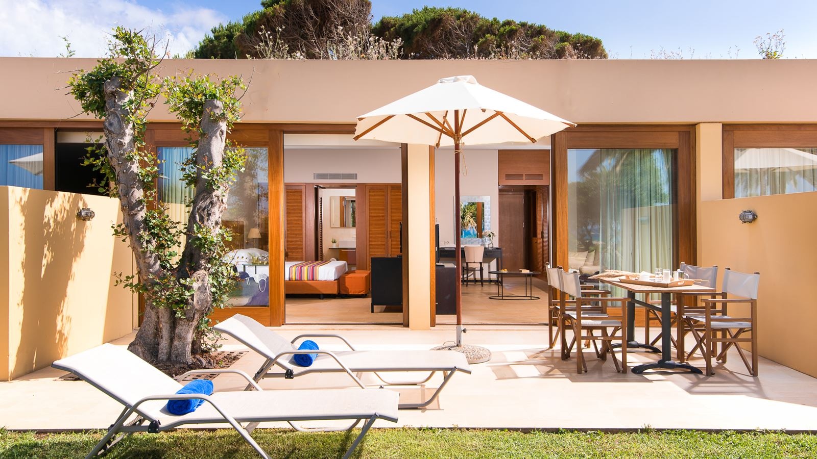 rooms-superior-hotelbungalow-suite-sea-view