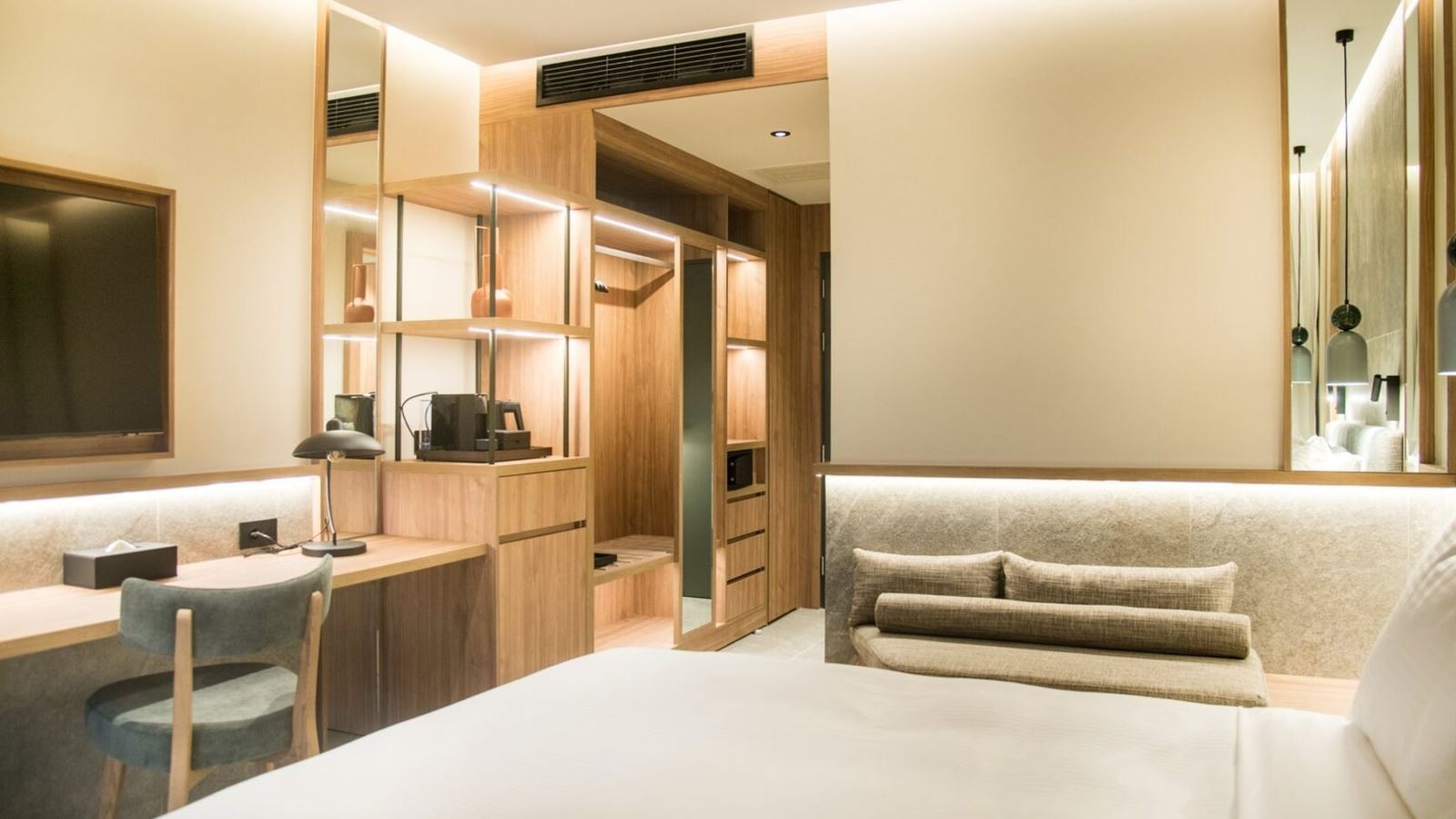 rooms-double-clasic-garden-view-outdoor-jacuzzi