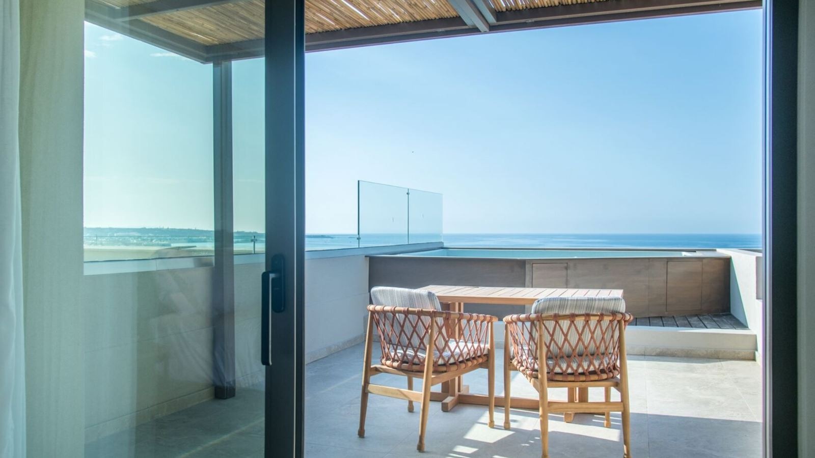 rooms-double-clasic-sea-view-outdoor-jacuzzi