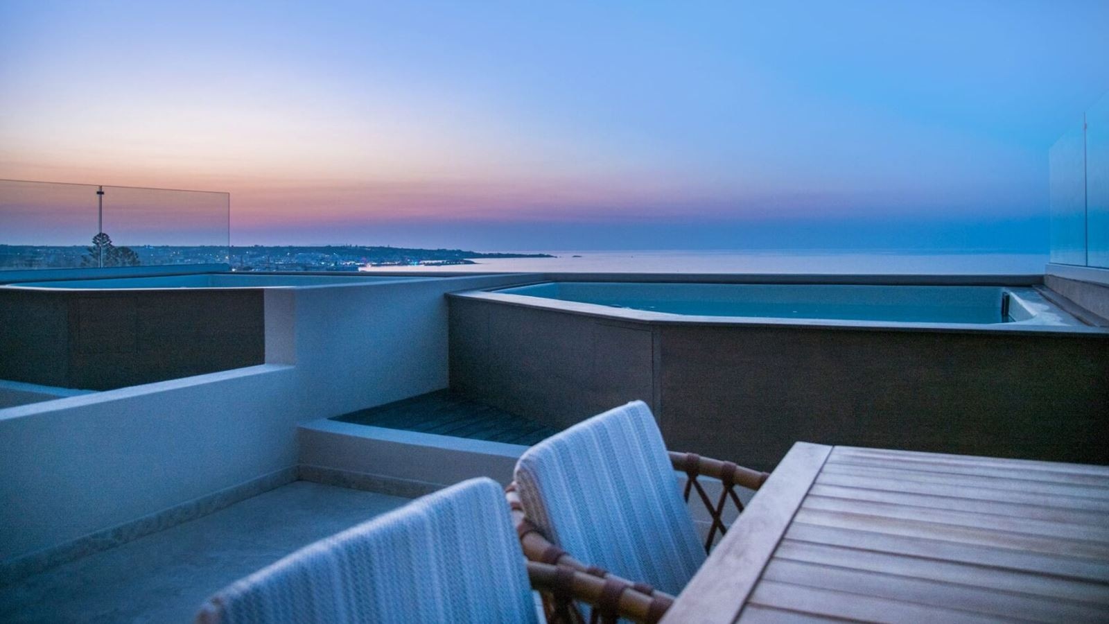 rooms-double-clasic-sea-view-outdoor-jacuzzi