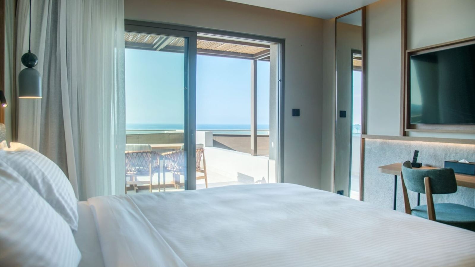 rooms-double-clasic-sea-view-outdoor-jacuzzi