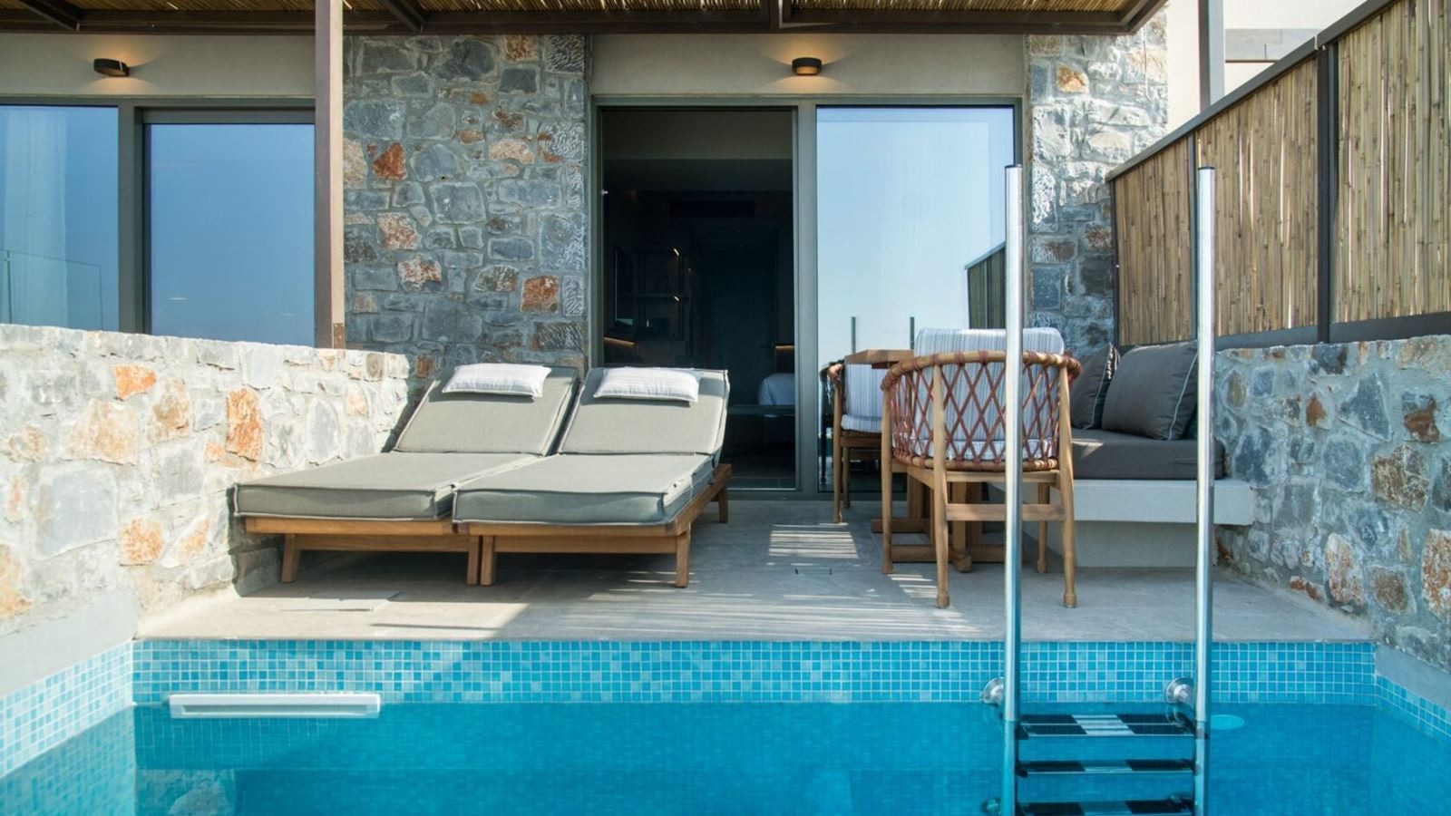 rooms-double-clasic-sea-view-private-pool