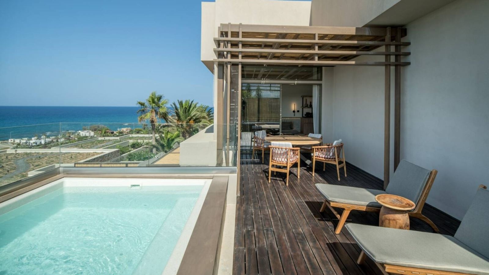 rooms-signature-suite-sea-view-outdoor-jacuzzi