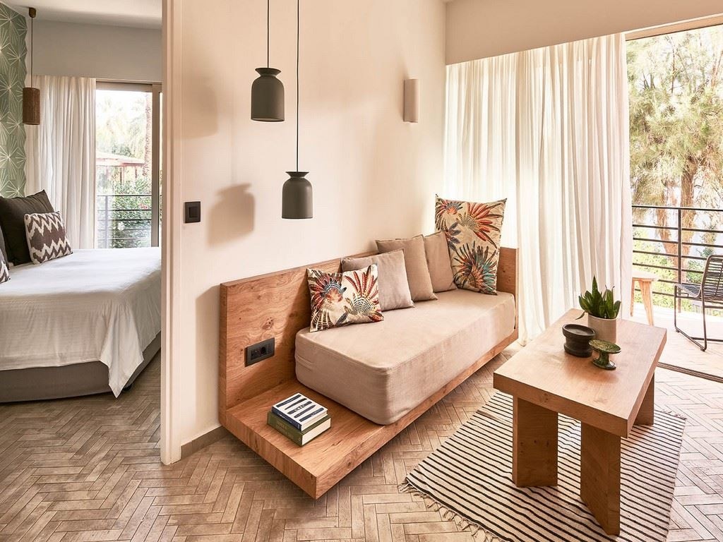 rooms-one-bedroom-suite-mainbuilding