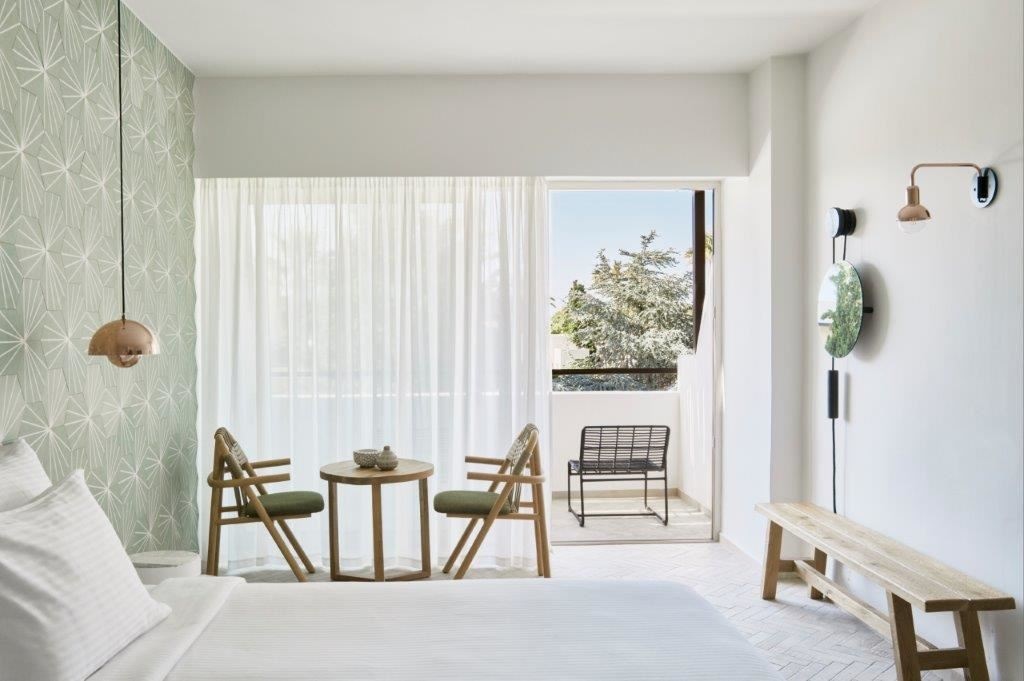 rooms-room-double--gardenpoolview