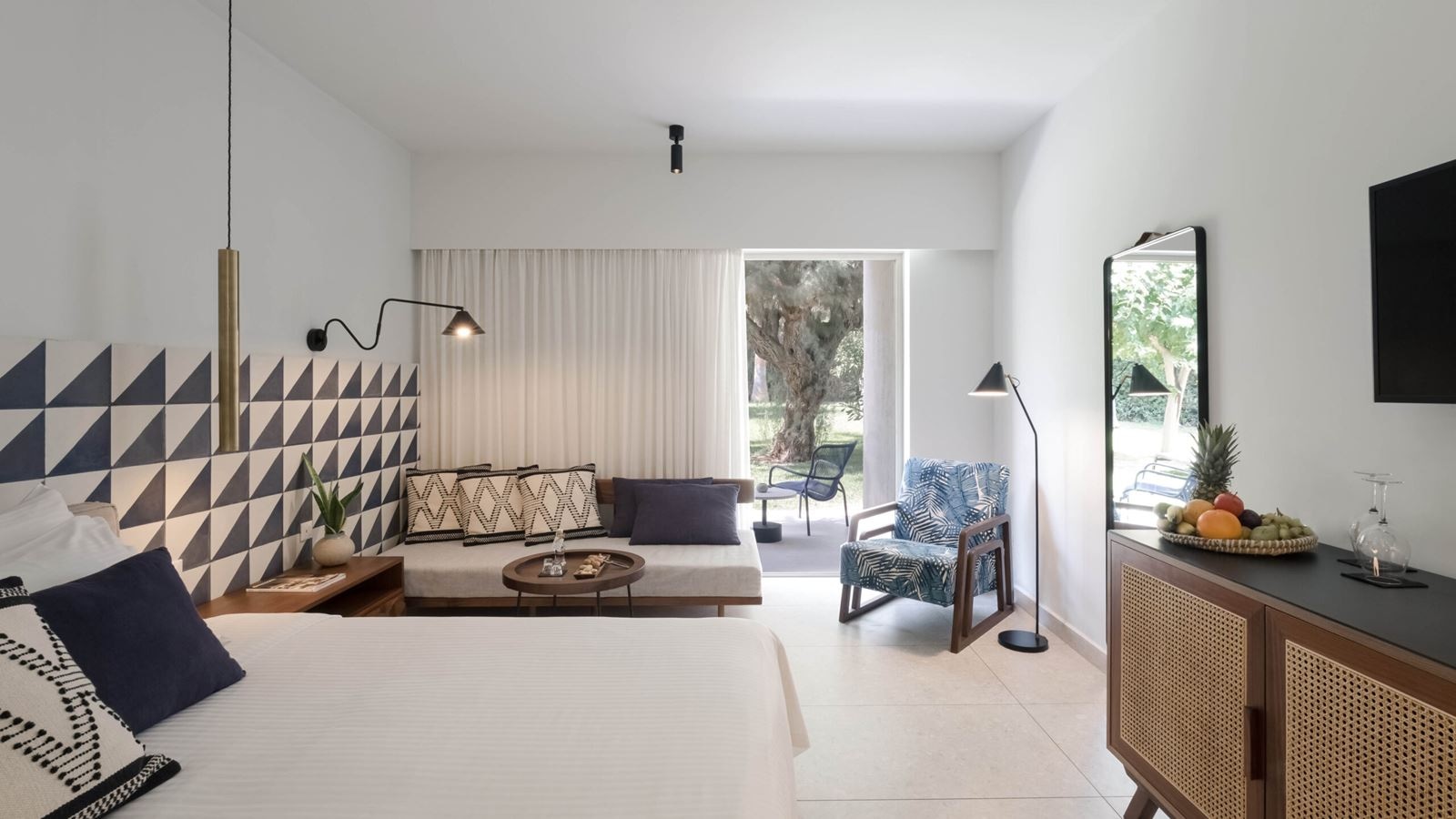 rooms-signature-bungalow-garden-view-balcony-ir-terrace