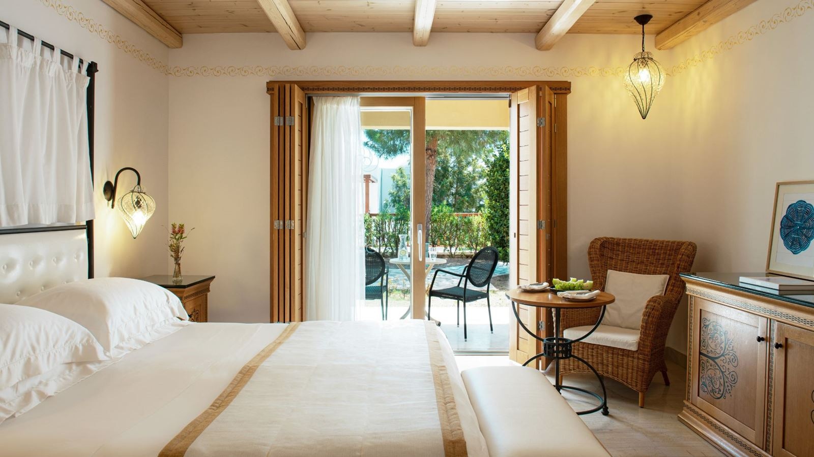 rooms-bungalow-garden-view