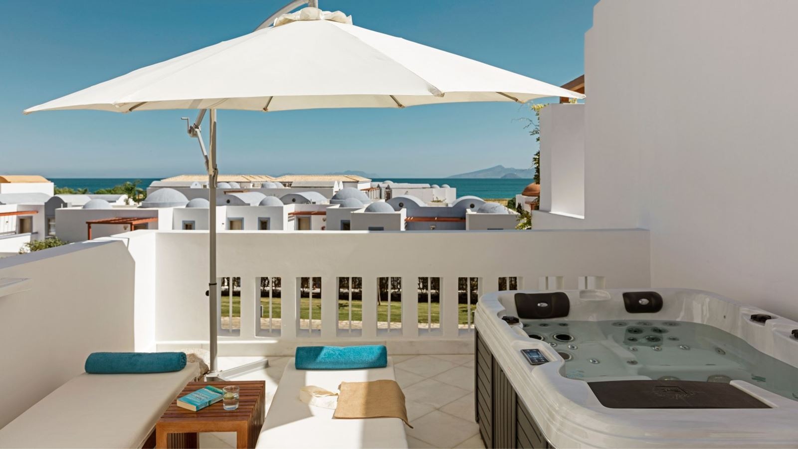 rooms-bungalow-family-garden-view-with-jacuzzi