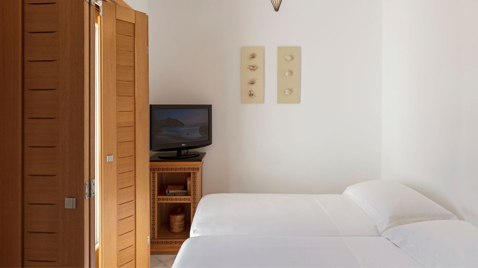 rooms-bungalow-family-garden-view-with-jacuzzi