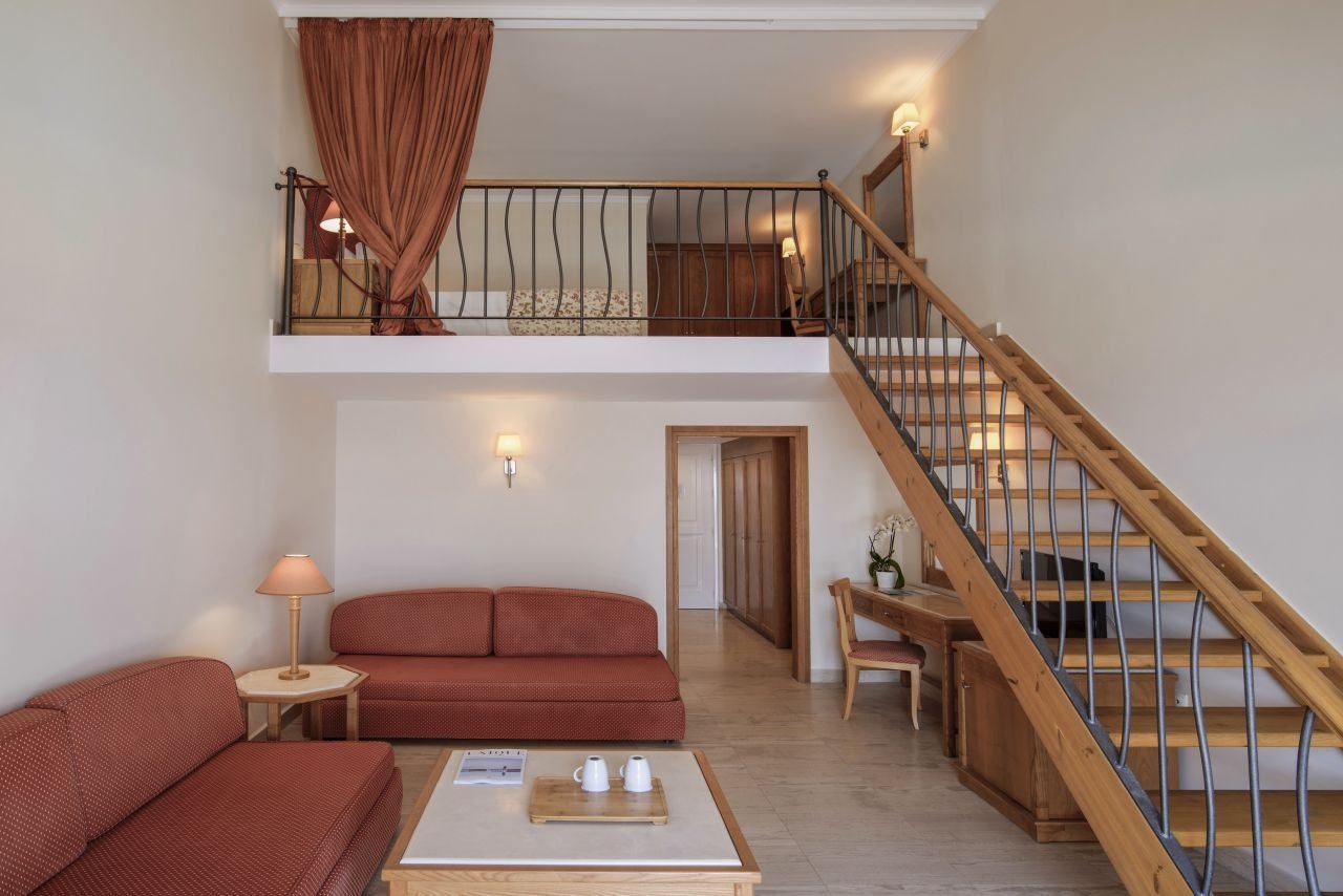 rooms-superior-maisonette-sharing-pool